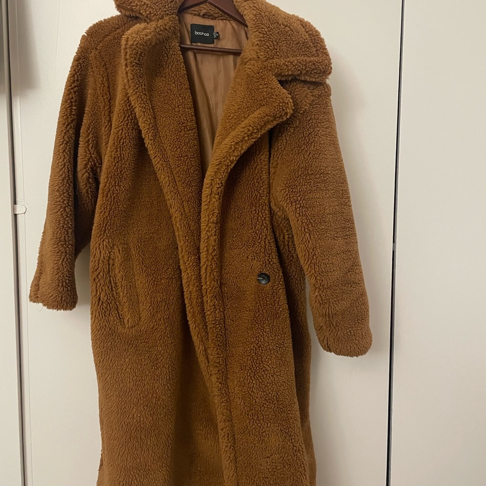 Boohoo teddy coat size 4